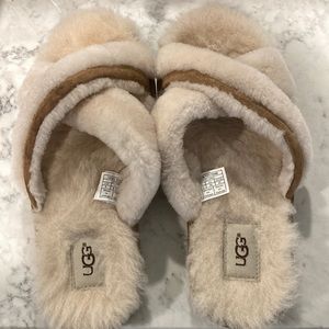 Ugg sandal slippers